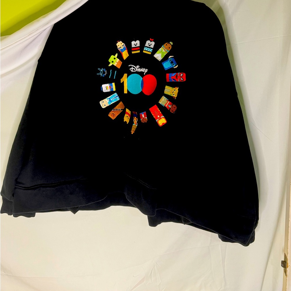 Disney 100 United character
Part of Disney’s 100 collection